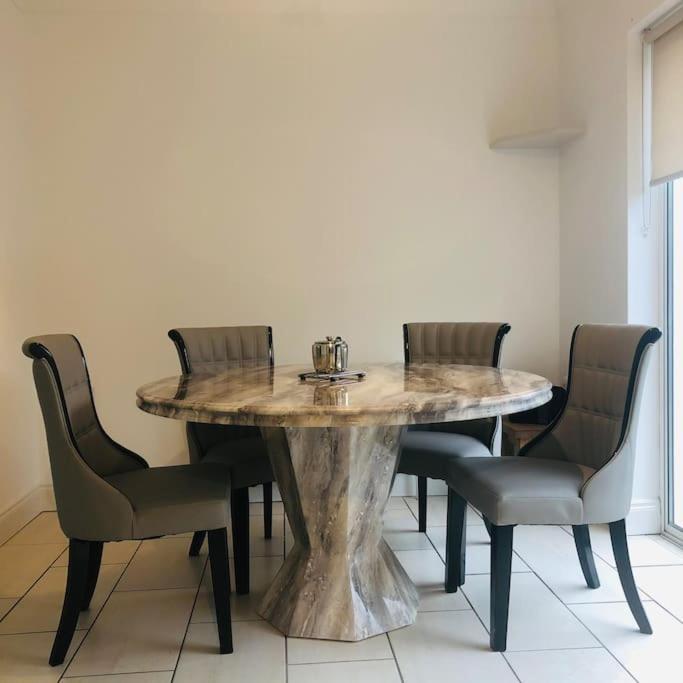 Townhouse Clifden: Located In The Heart Of Connemara Villa Exteriör bild