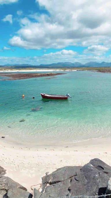 Townhouse Clifden: Located In The Heart Of Connemara Villa Exteriör bild
